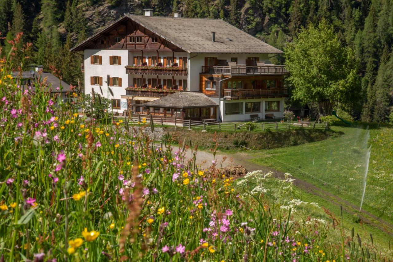 Hotel Ultnerhof Santa Gertrude エクステリア 写真