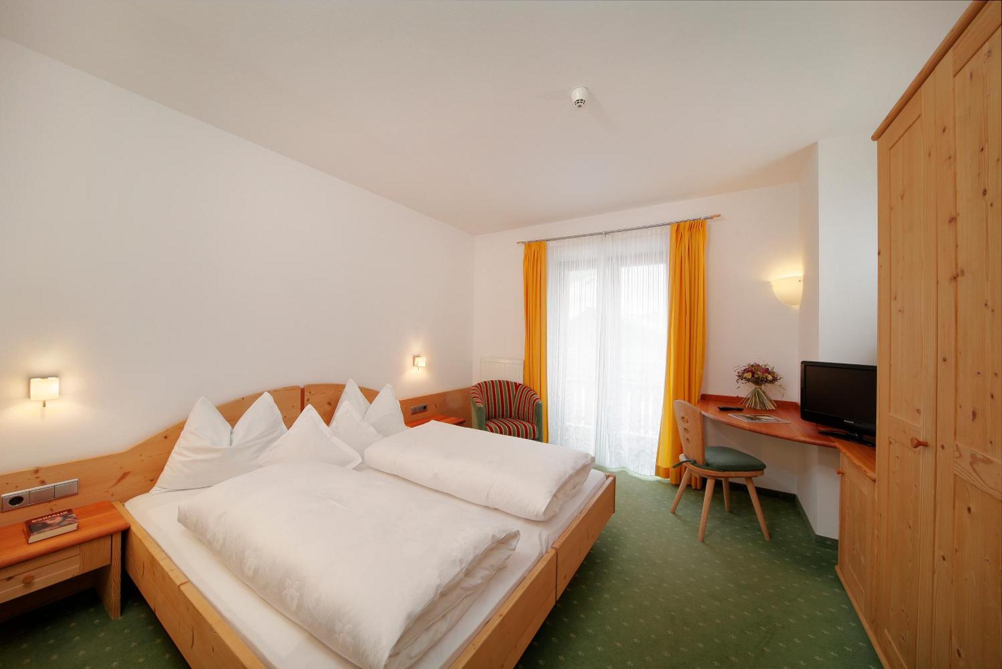 Hotel Ultnerhof Santa Gertrude エクステリア 写真