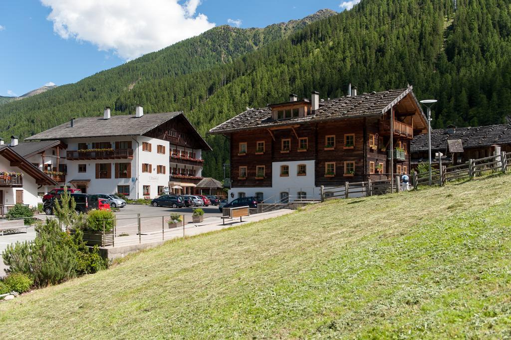 Hotel Ultnerhof Santa Gertrude エクステリア 写真